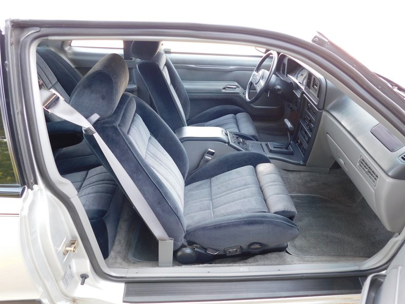 1988 Ford Thunderbird 38