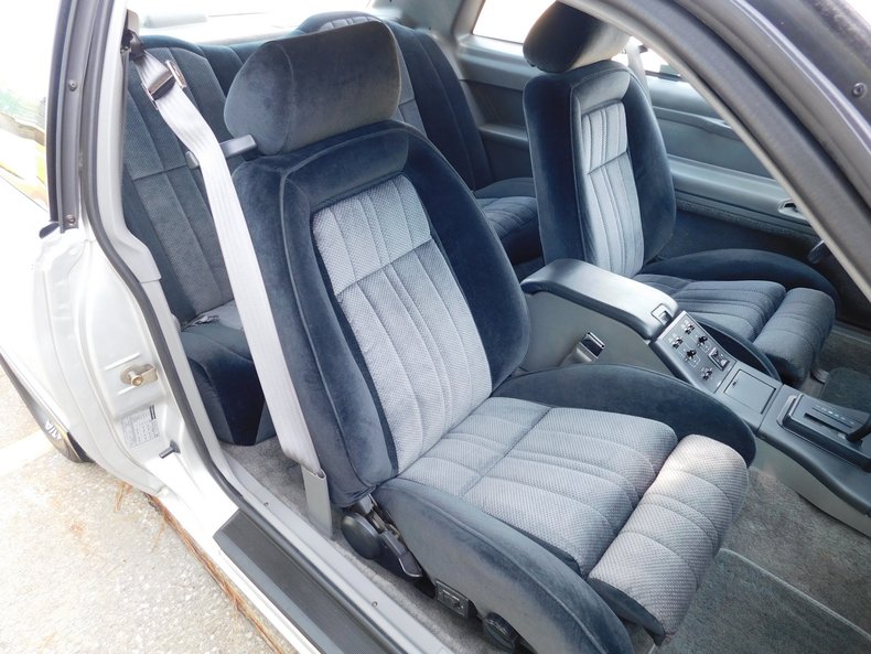 1988 Ford Thunderbird 40