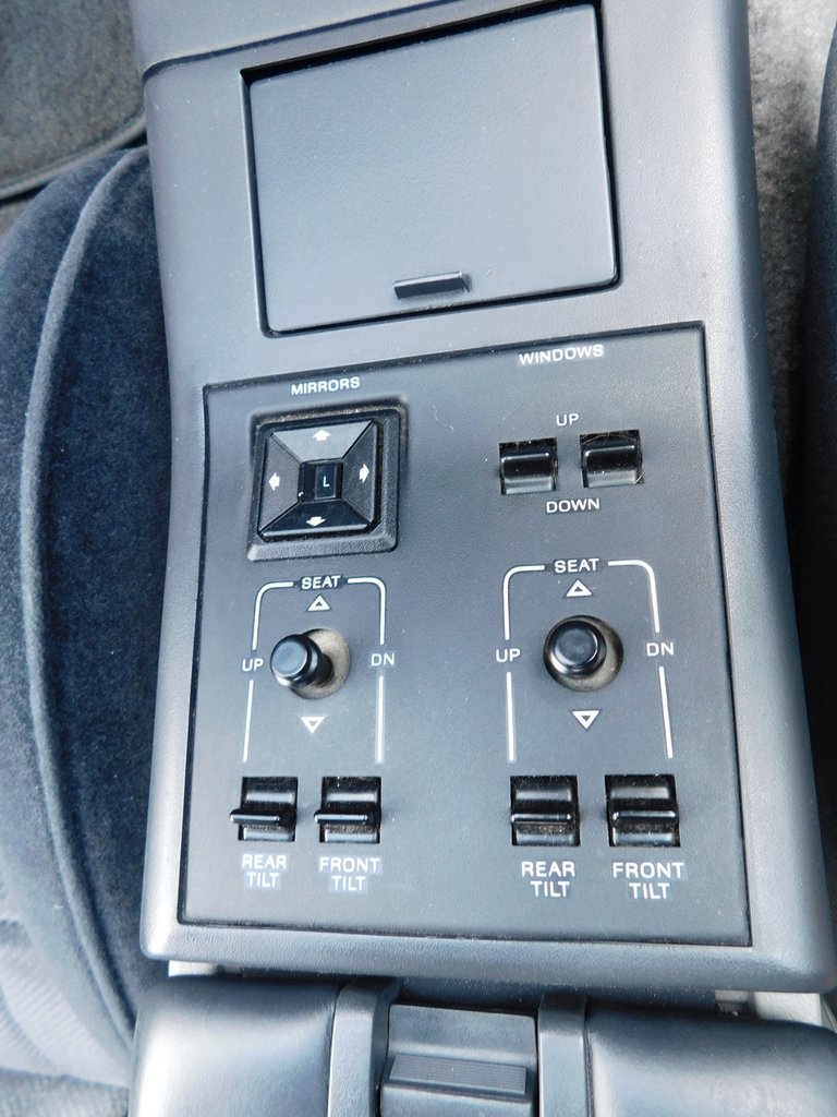 1988 Ford Thunderbird 100