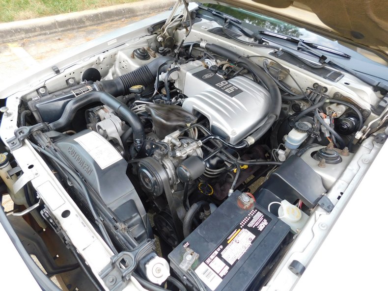 1988 Ford Thunderbird 14