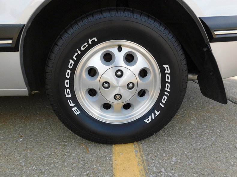 1988 Ford Thunderbird 188