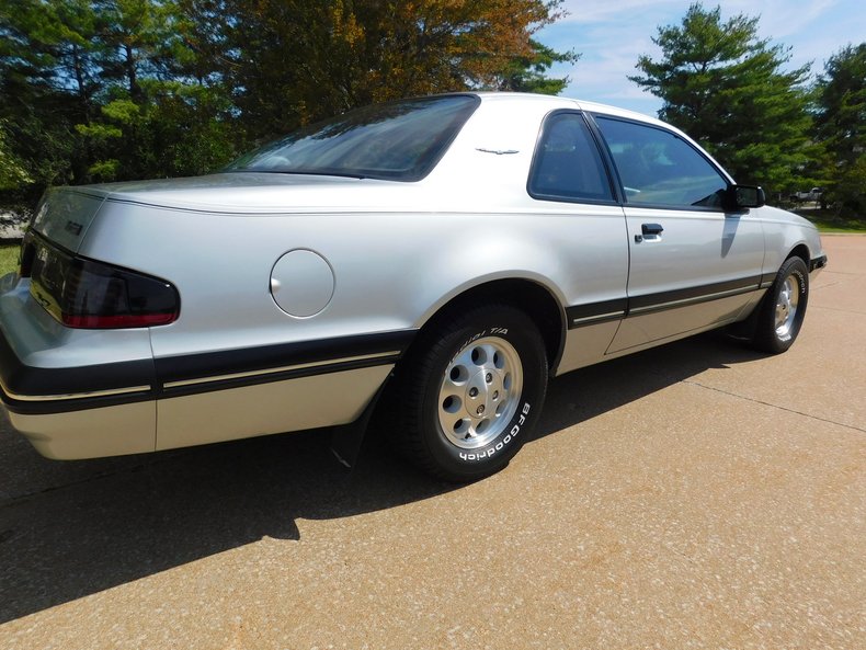 1988 Ford Thunderbird 208