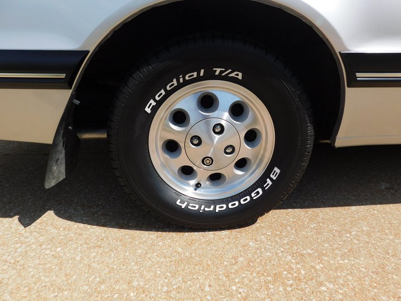 1988 Ford Thunderbird 210