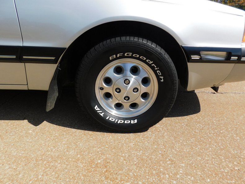 1988 Ford Thunderbird 212