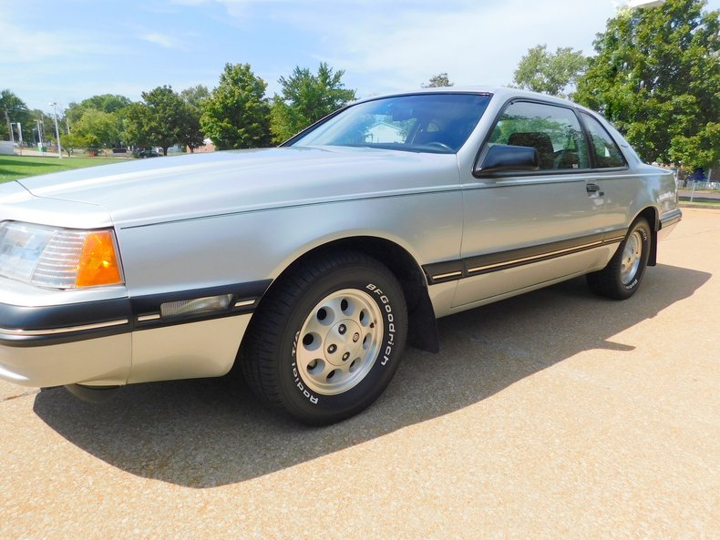 1988 Ford Thunderbird 204