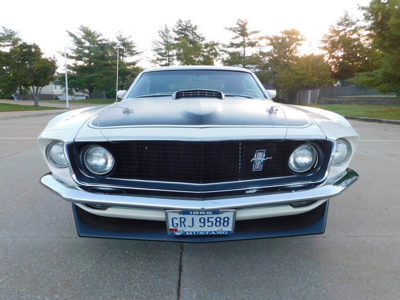 1969 Ford Mustang Mach One 2