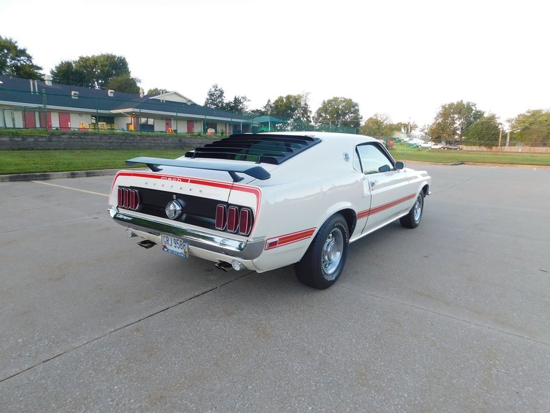 1969 Ford Mustang Mach One 25