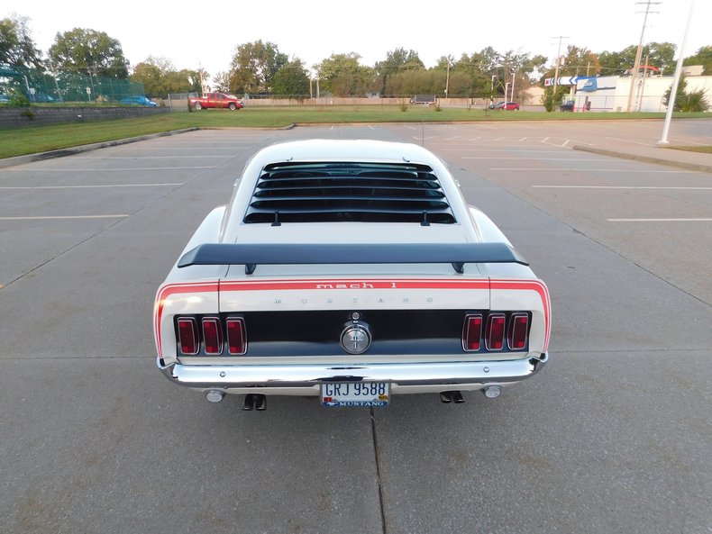 1969 Ford Mustang Mach One 26