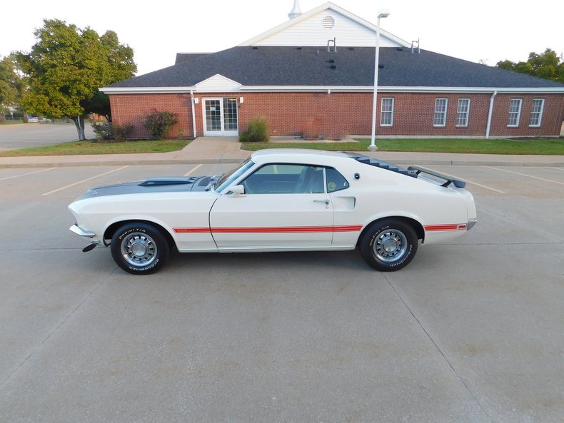 1969 Ford Mustang Mach One 10