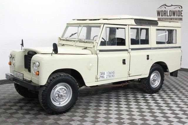 1975 Land Rover Defender Santana | Worldwide Vintage Autos