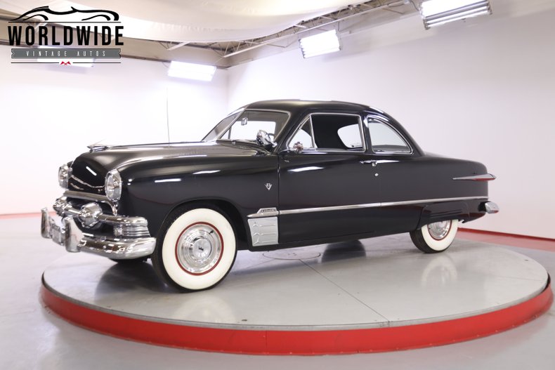 1951 Ford CUSTOM DELUXE CLUB COUPE