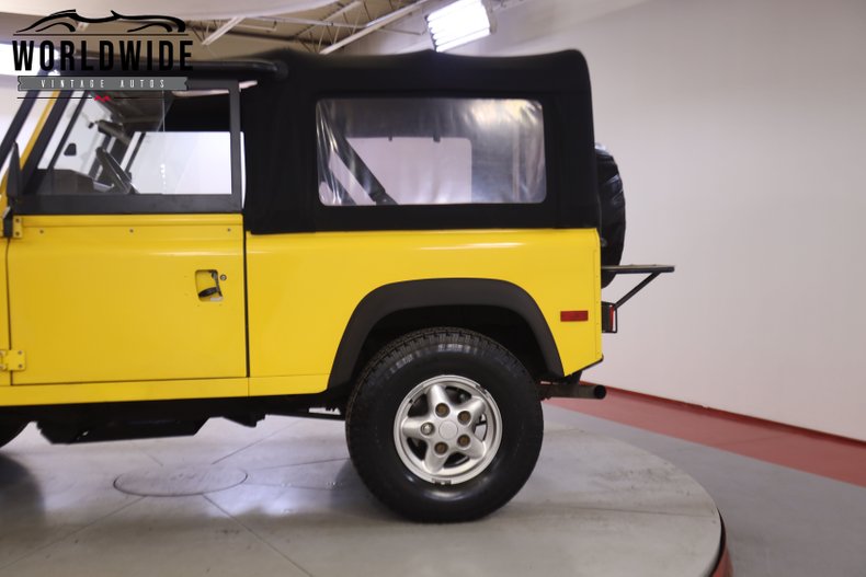 MHM4026.1 | 1994 Land Rover Defender 90 | Worldwide Vintage Autos