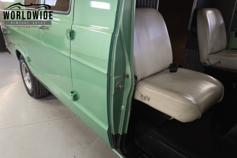 MHM4017.1 | 1973 Dodge B300 | Worldwide Vintage Autos