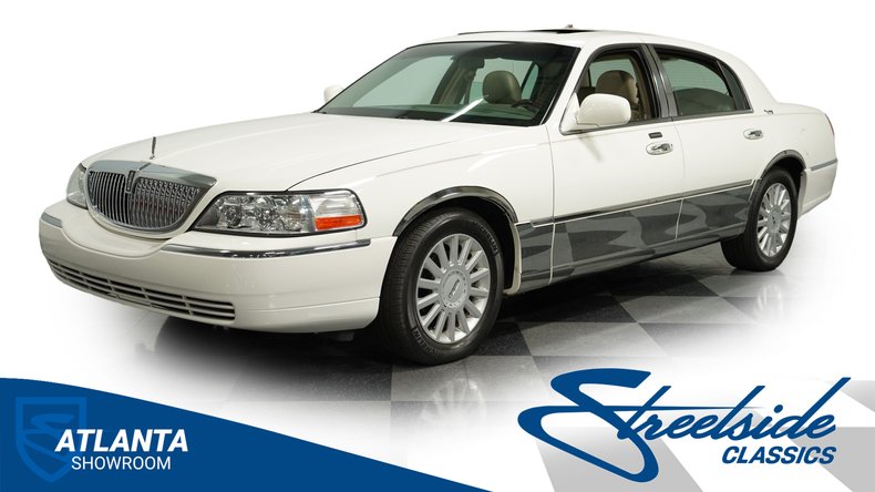 used 2005 Lincoln Town Car car, priced at $20,995