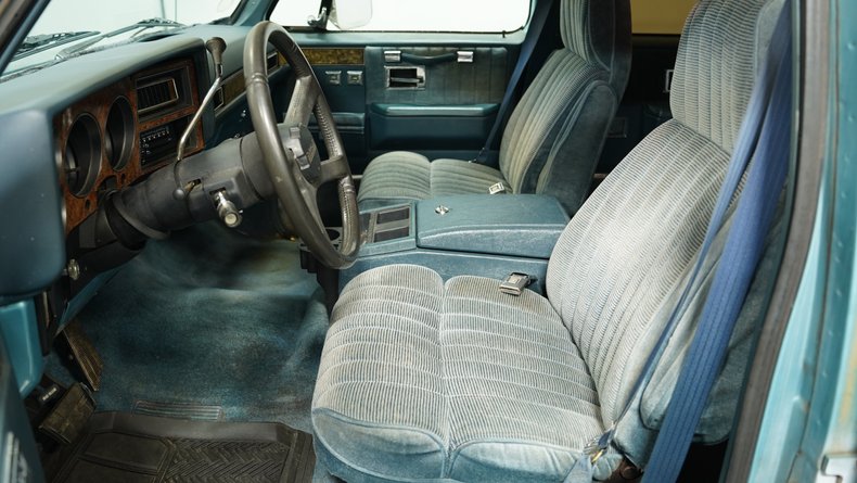 used 1991 Chevrolet Suburban car, priced at $22,995