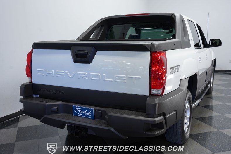 used 2003 Chevrolet Avalanche car, priced at $29,995